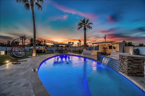 Gorgeous backyard with pool, BBQ, Airstream, Hot Tub...and more!