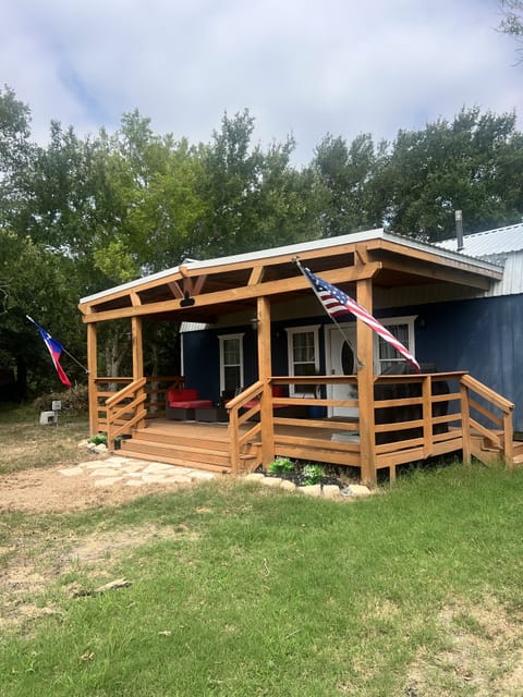 Front of Cabin, Enjoy shade and Views