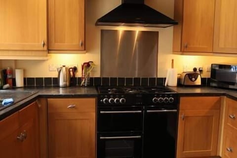 9b150275 e036 49d0 9a2c b975ed67887c