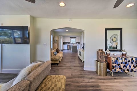 Portsmouth Waterfront Vacation Rental w/ Deck House in Portsmouth