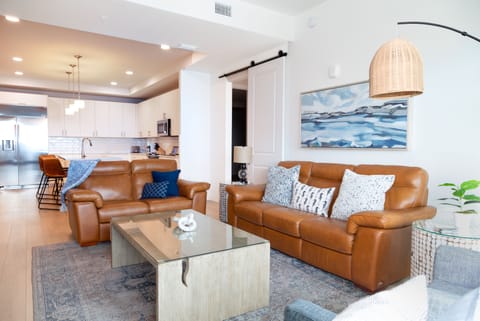 #405 The Harbor Condos Living Room