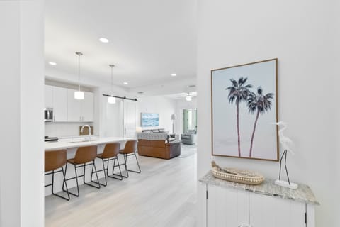 #405 The Harbor Condos Kitchen