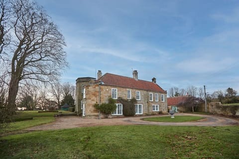 Silton Hall, Nether Silton - Host & Stay