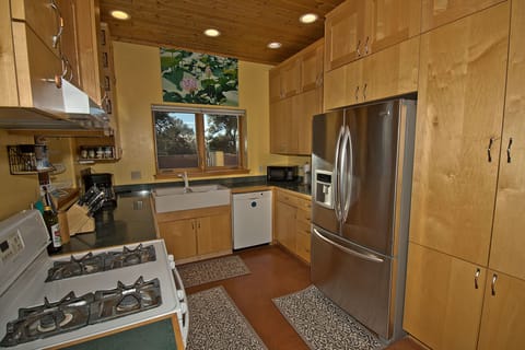 Main House: Full Kitchen Stocked for Cooking (1)