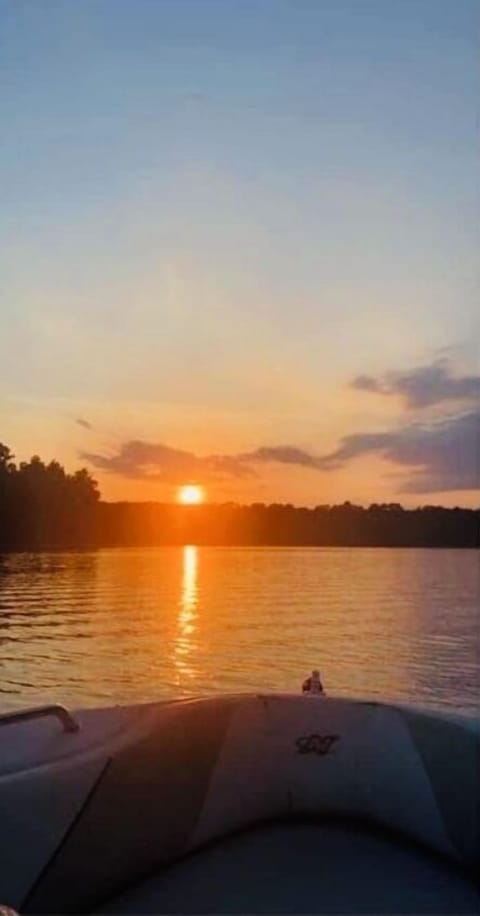 The best sunsets on Lake Sinclair in our cove 
