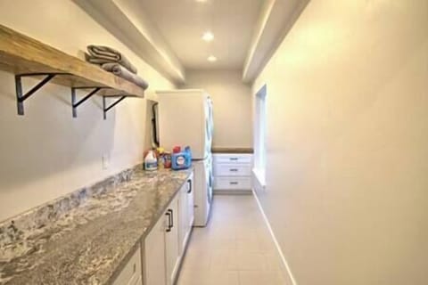 61a86351 cb6f 4384 a3c5 0047dc86d6d1