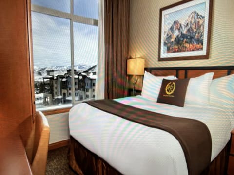 King size beds in three other separate bedrooms.