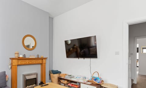 Living Room / Lounge