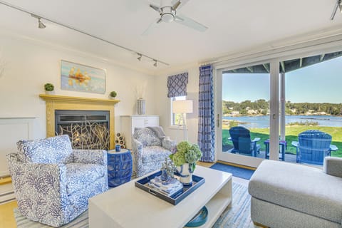 Boothbay Harbor | 2BR | 2BA | 1,300 Sq Ft | 2 Steps Required