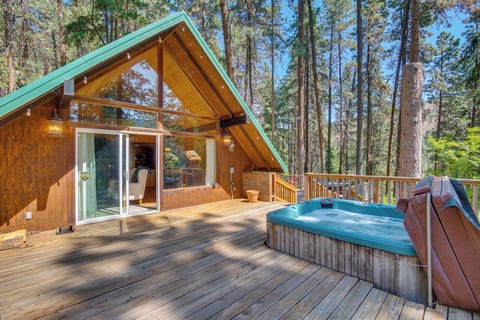 Naches Vacation Rental | 2BR | 1BA | 948 Sq Ft | Stairs Required