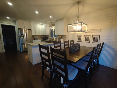 kitchen and breakfast room that seats 8