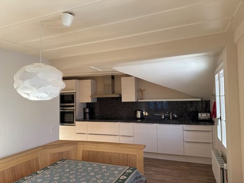 Open plan dining/kitchen area