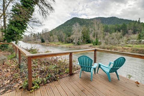 Grants Pass Vacation Rental | 4BR | 4BA | 2,978 Sq Ft | Steps Required