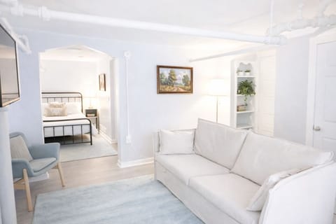 Peaceful 1 bedroom city retreat tucked away in the Avenues’