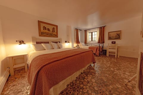 Family room and dog friendly.