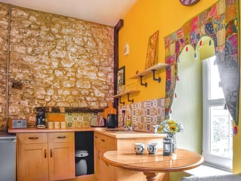 Open plan living space | The Old Boot Room, Llanfynydd