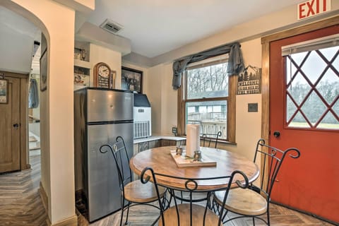 Kitchen & Dining Area