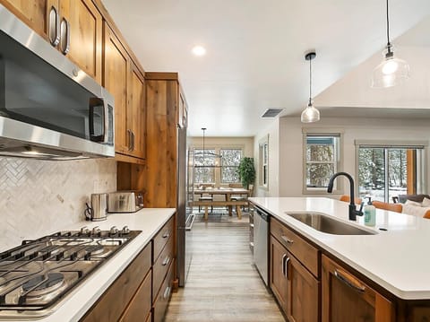 Full-tile backsplash