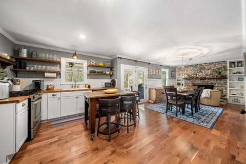 Cozy Eat in Kitchen w/ Hearth Room