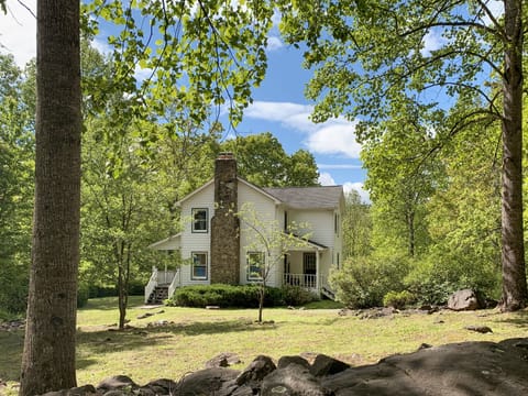 Hightop Hideaway, tucked away in the foothills of Hightop Mountain