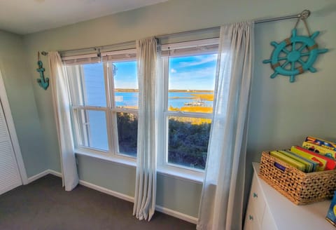 7 Bermuda Landing (Seven Seas [Int. Ext.]) - watermarked-02