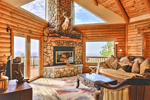 Spacious and inviting living room with panoramic views for ultimate relaxation!