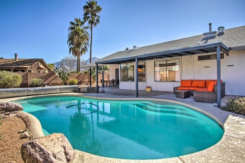 Tucson Vacation Rental | 3BR | 2BA | 1,558 Sq Ft | 1 Step to Access