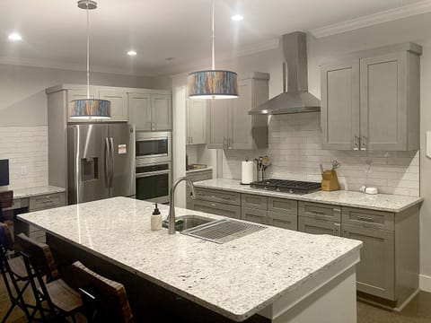 The chefs in your group will appreciate cooking in this stocked, gourmet kitchen