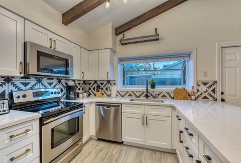 Fully updated kitchen