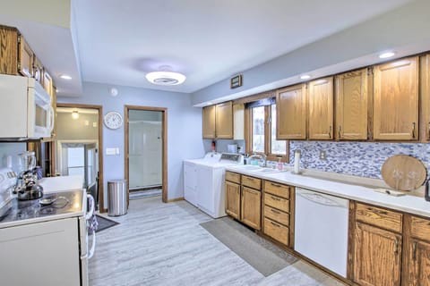 Kitchen | Cooking Basics | In-Unit Laundry