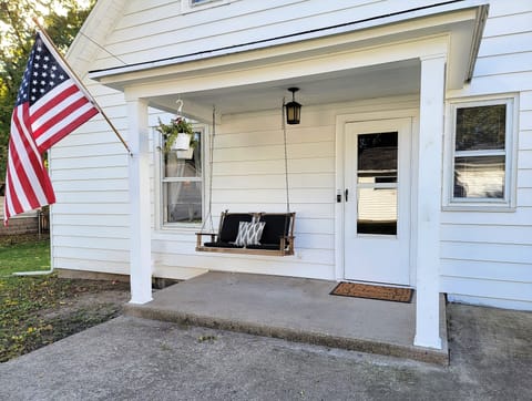 Backyard porch w/swing