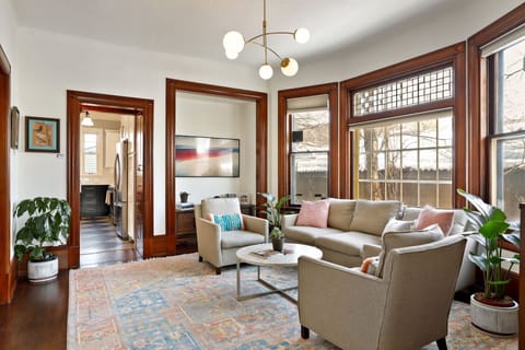 tv room (art tv in nook)