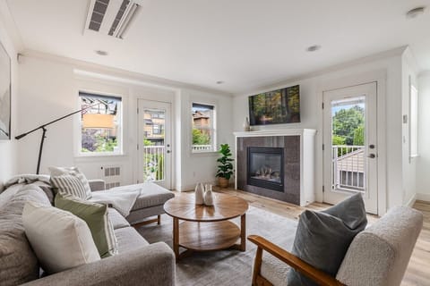 2nd Floor | Living Room | Fireplace