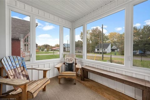 Front entrance sun room
