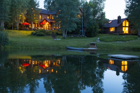 Main House, Two quest houses, lake on property, river running through property