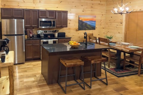 Kitchen | Equipped w/ Cooking Essentials