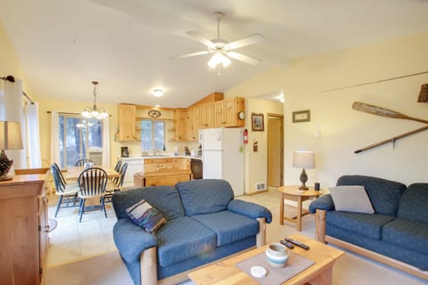 Living Room | Free WiFi | Window A/C Unit | Electric Heating | Washer & Dryer
