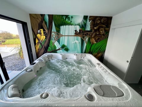 Indoor spa tub