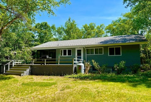 Back yard area.  Darker screen on left side on deck is the screen room