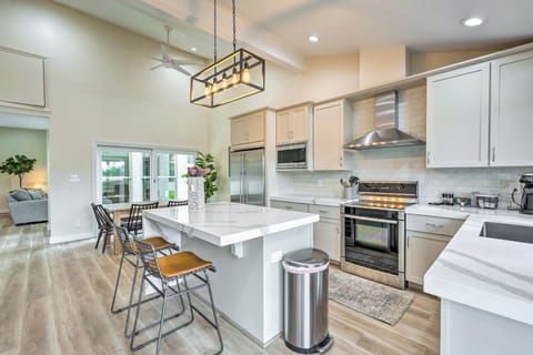 Kitchen | Coffee Maker | Wine Fridge | Spices | Blender | Toaster