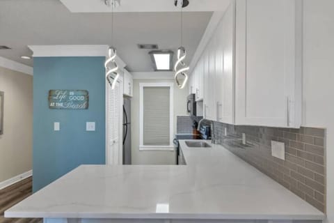 white quartz countertops