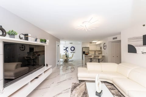 19777 E Country Club Dr APT-print-013-017-DSC 5201-4200x2800-300dpi