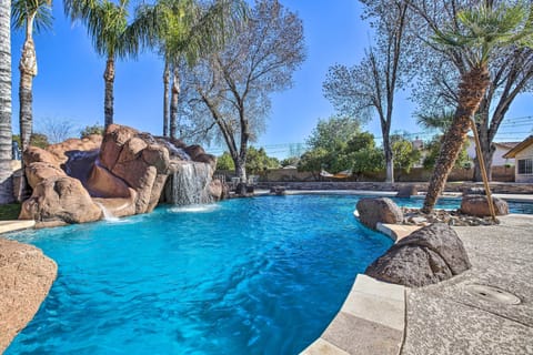 Glendale Vacation Rental | 4,489 Sq Ft | 5BR | 3.5BA | Step-Free Access