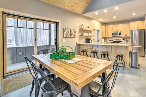 Dining Area | 1st Floor