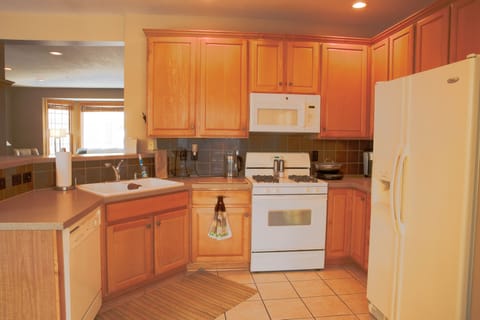 Fully equipped kitchen