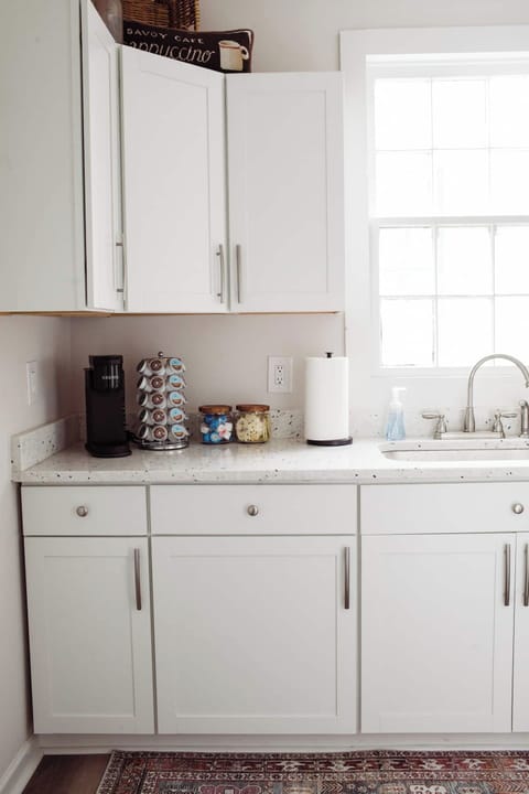 A fully renovated kitchen to meet your needs.