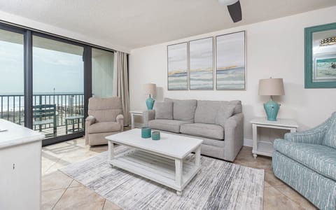Island Winds West 2723 Gulf Shores, Alabama, beach front, 4 bedroom condominium