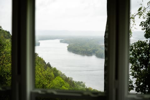 ParadisePoint Riverscape 1