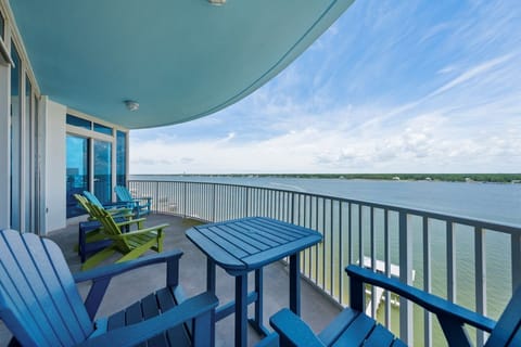 Lagoon Tower 902 Lagoon Front Balcony