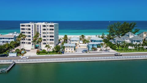 Very unique Gulf to Bay location, Carriage house sits back from beach on courtyard